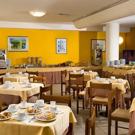 酒店 Nuovo Diana 3*